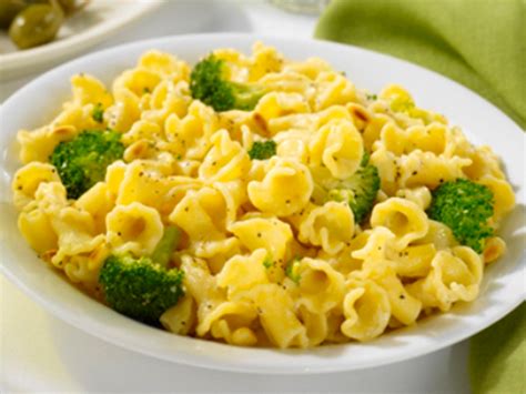 Campanelle Pasta with Broccoli, Tomatoes & Pecorino Cheese | Barilla ...