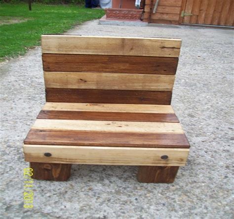 Pallet Chairs Plans And Ideas | Pallet Ideas: Recycled / Upcycled Pallets Furniture Projects.