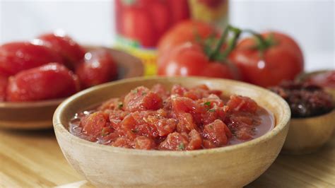 The Difference Between Roma And San Marzano Canned Tomatoes