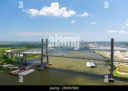 Aerial view of the Cochrane Africatown Bridge and the downtown Mobile, Alabama skyline Stock ...