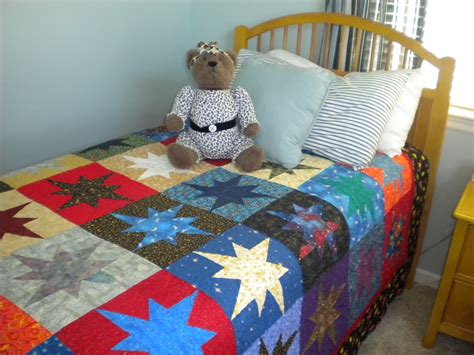 Star Quilt on twin bed #1. | Quilts, Quilting projects, Star quilt