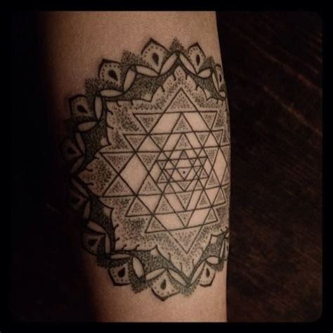 Sri Yantra | Geometric tattoo, Yantra tattoo, Tattoos