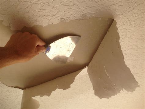 Knockdown textured ceiling bubbling while painting lanai Rockledge Fl