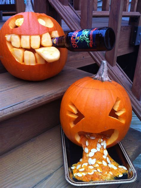 30+ Cute Pumpkin Carving Ideas For Couples – DECOOMO