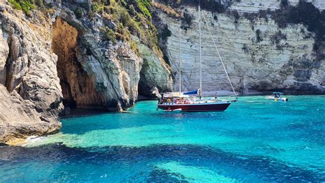 PAXOS TO ANTIPAXOS :: What to see and how to get there