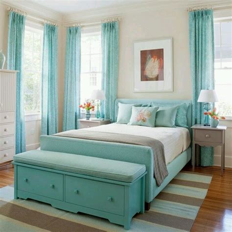 Love the color! Beautiful mint bedroom | Interiores | Quartos ...