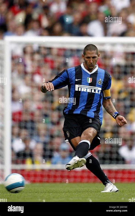 MARCO MATERAZZI INTER MILAN EMIRATES STADIUM LONDON ENGLAND 29 July ...