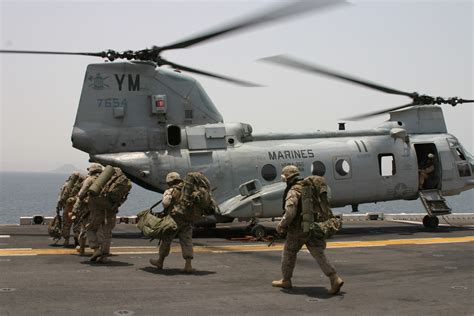 File:Marines CH-46 Helicopter.jpg - Wikipedia, the free encyclopedia