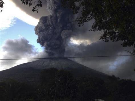 El Salvador Volcano Eruption Sparks Evacuation | IBTimes UK