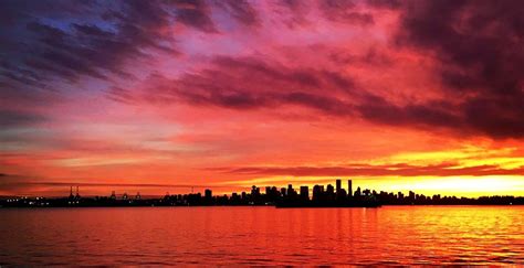 Vancouver just witnessed an unbelievably colourful sunset (PHOTOS) | Curated