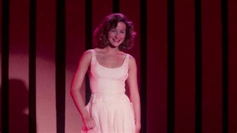 La robe blanche de Bébé / Frédérique Houseman (Jennifer Grey) dans Dirty Dancing | Spotern