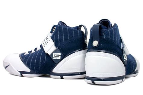 LeBron 5 New York Yankees edition hits exclusive stores | NIKE LEBRON ...