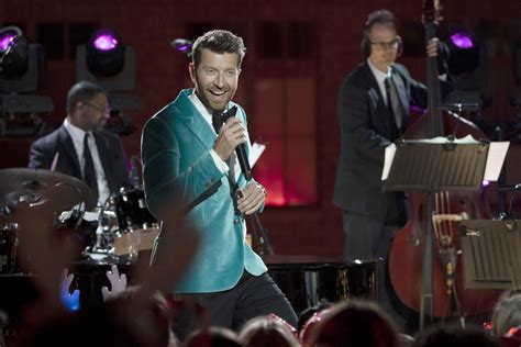 Brett Eldredge Debuts New Christmas Song From Upcoming Holiday Album | iHeart