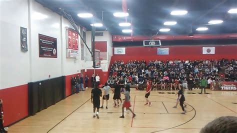 Dunnellon high school teacher vs student basketball game - YouTube