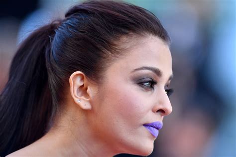 HD Celebs Pics: Aishwarya Rai Purple lipstick Photos From Cannes