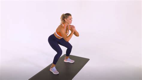 Bodyweight Pulse Squat | Oxygen Mag