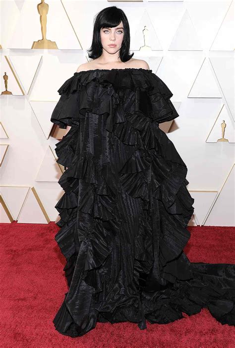 Billie Eilish Wears Black Gucci Gown to the 2022 Oscars | PEOPLE.com