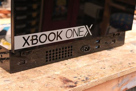 This Xbox One X Laptop Case Mod Has a Built-in Keyboard