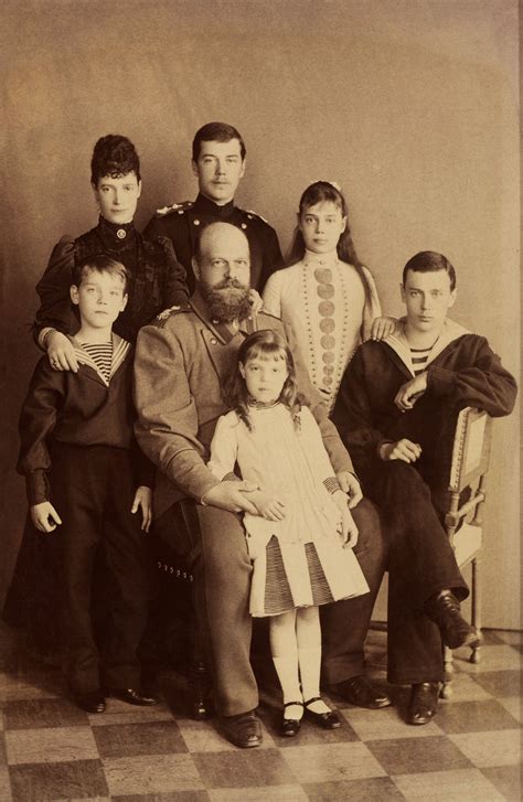 Alexander III with his family HD (с изображениями) | Исторические фотографии, Семейные портреты ...