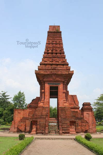 Tourist Pass: The capital city of Majapahit Empire - Trowulan