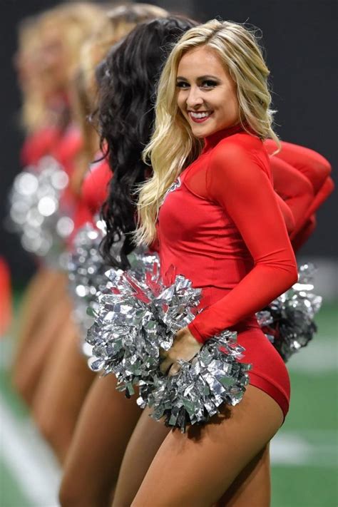 Atlanta Falcons Cheerleaders | Atlanta falcons cheerleaders, Falcons ...