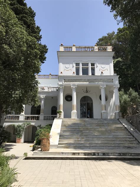 Visit Villa Lysis, a historical villa that clings to the cliffs atop Capri — Rory Robertson