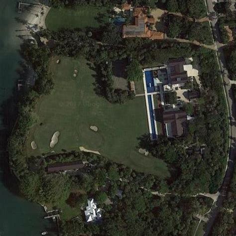 Tiger Woods' House and Net Worth in Jupiter Island, FL - Virtual ...