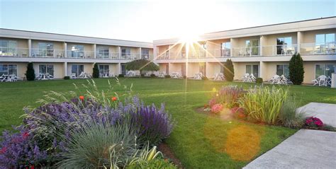 Best Western Plus Kelowna Hotel & Suites, BC - See Discounts