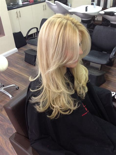 Blonde highlights, Wella clean blonde Www.hairlounge.uk.com | Colores de cabello rubio ...