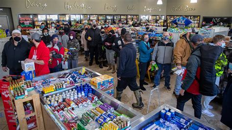 Texas power outage: After storm, a dire lack of food, fresh water