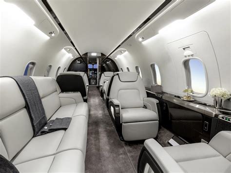 Bombardier Challenger 350 - Private Jet hire - Starr Luxury Jets