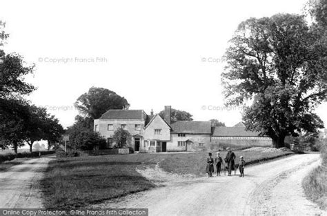 Photo of Binfield, The Stag And Hounds 1892 - Francis Frith