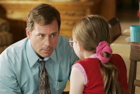 Greg Kinnear in Little Miss Sunshine - Little Miss Sunshine cast ...