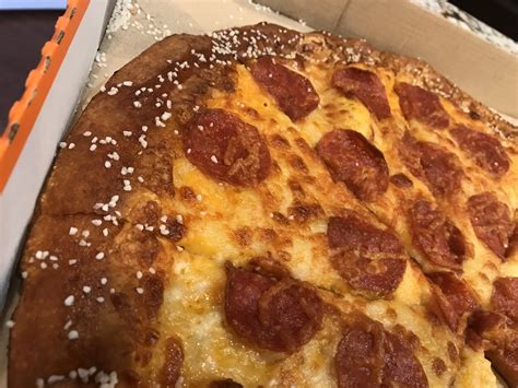 Pizza Quixote: Review: Little Caesars Pretzel Crust Pizza