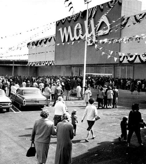 Mays Store opening in Massapequa Park, 1960s. This particular store closed in 1982. : r/longisland