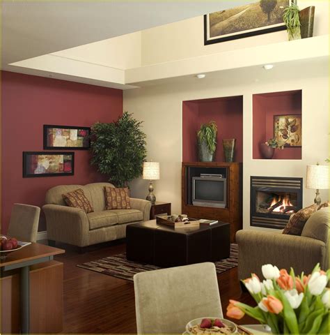 Beige And Burgundy Living Room Ideas in 2020 | Burgundy living room, Beige living rooms, Maroon ...