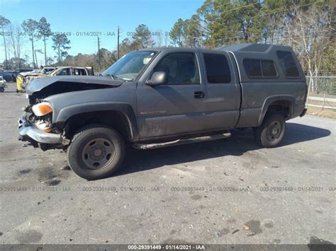 2006 GMC Sierra 2500 ONLY PARTS - Solutions Auto Parts