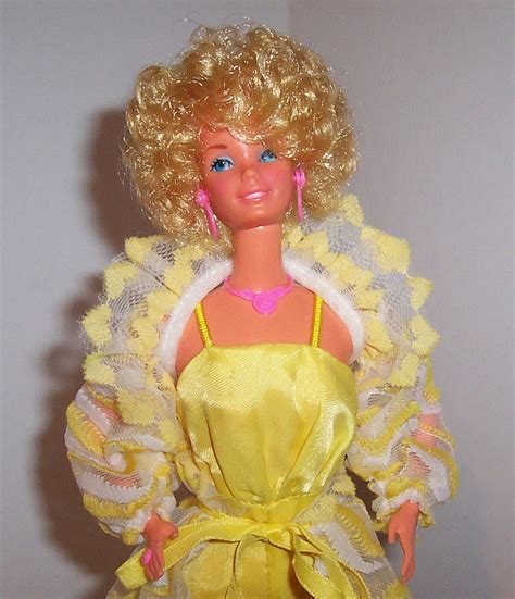 1978 Pretty Changes Barbie 2598 - change her looks again and again ...