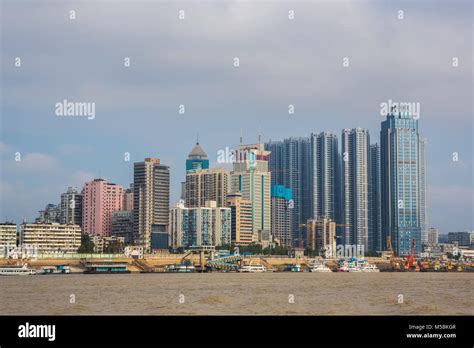 Wuhan china skyline hi-res stock photography and images - Alamy