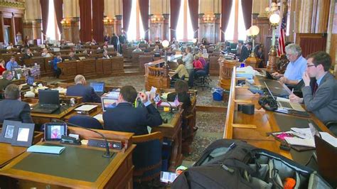 Iowa Senate approves workers' compensation overhaul