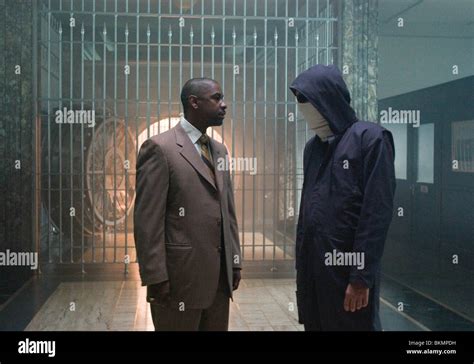 INSIDE MAN (2006) DENZEL WASHINGTON, CLIVE OWEN INMN 001-06 Stock Photo - Alamy