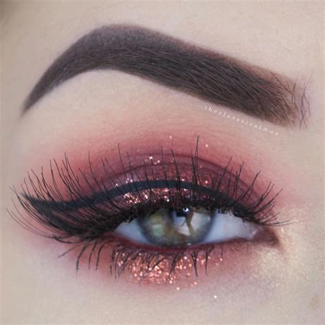 Best 25+ Red glitter eyeshadow ideas on Pinterest | Red eyeshadow, Red eye makeup and Red ...