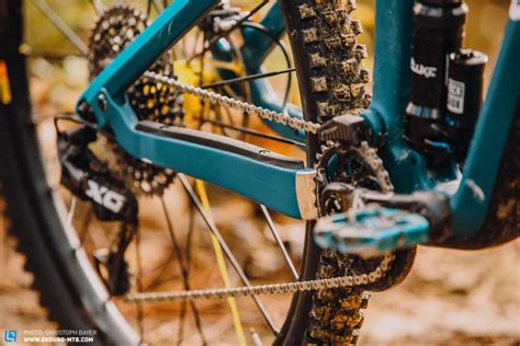 First Ride Review: Canyon Strive 2019 – large 29" wheels and a new ...