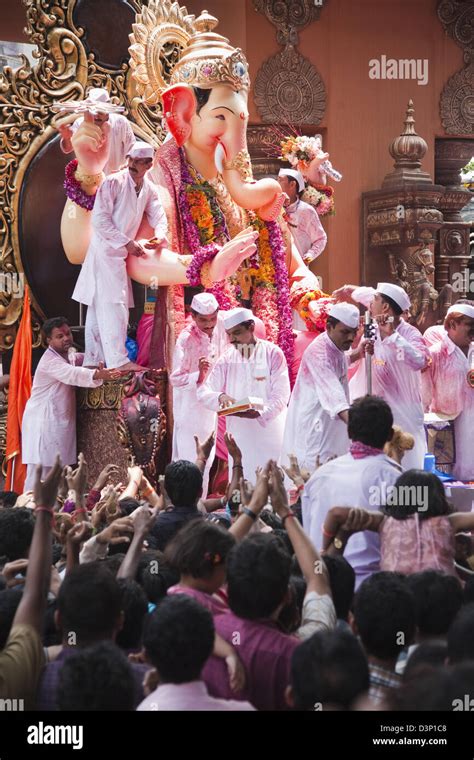 Crowd at religious procession during Ganpati visarjan ceremony, Mumbai ...