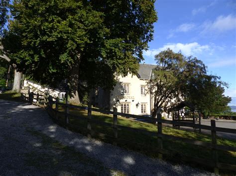 The Royal Inn Portishead © Chris Gunns cc-by-sa/2.0 :: Geograph Britain and Ireland