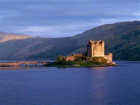 The Best Castles in the Scottish Highlands - Bobo and ChiChi