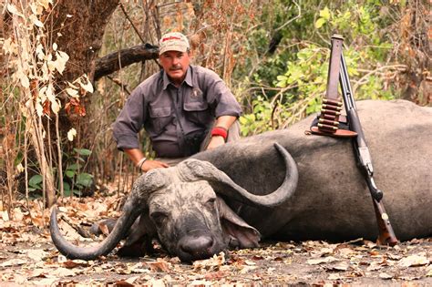 DIIZCHE SAFARI ADVENTURES Blog: South Africa Buffalo Safari: With Legendary Professional Hunter ...