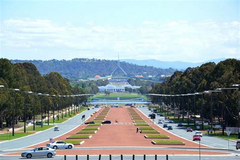 Canberra City Tour - Australia's Capital - Sydney, Australia | Gray Line