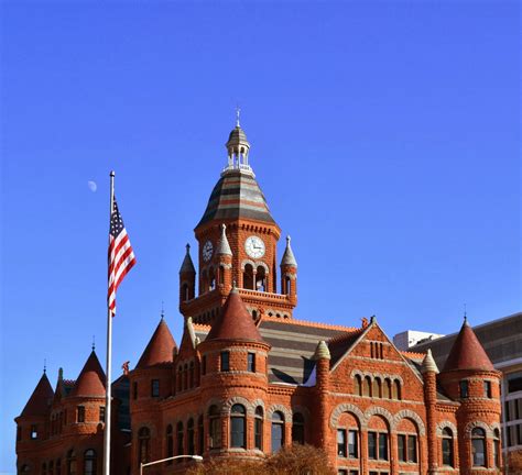 Travelin' Man: The Dallas County Courthouse