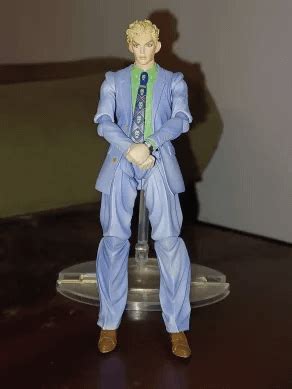 Got some JoJo figures for Christmas, Yoshikage Kira was the first to arrive (expect more soon ...